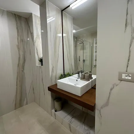 Apartment Prato In The Historic Center *