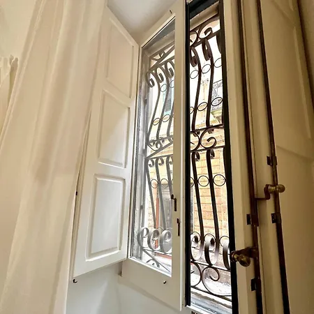 Prato In The Historic Center Apartment