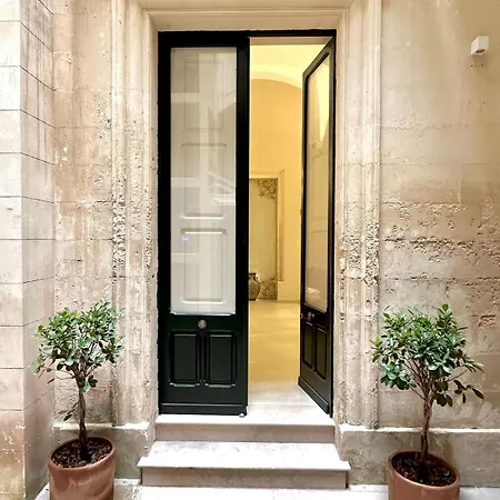 Prato In The Historic Center Apartment